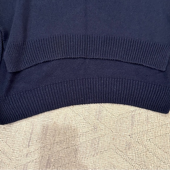 EUC BCBGMAXAZRIA Wool Blend Navy Short Sleeve Knit Sweater- OVERSIZED Size:XS - Picture 3 of 5